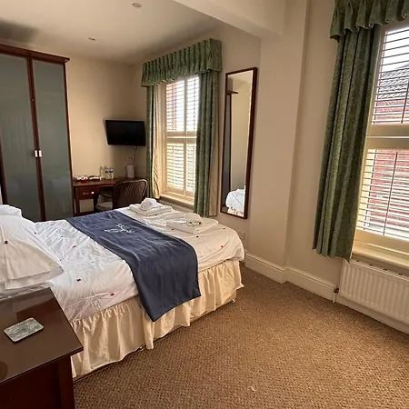The Mayfair Guest House Self Catering Southampton Exterior photo