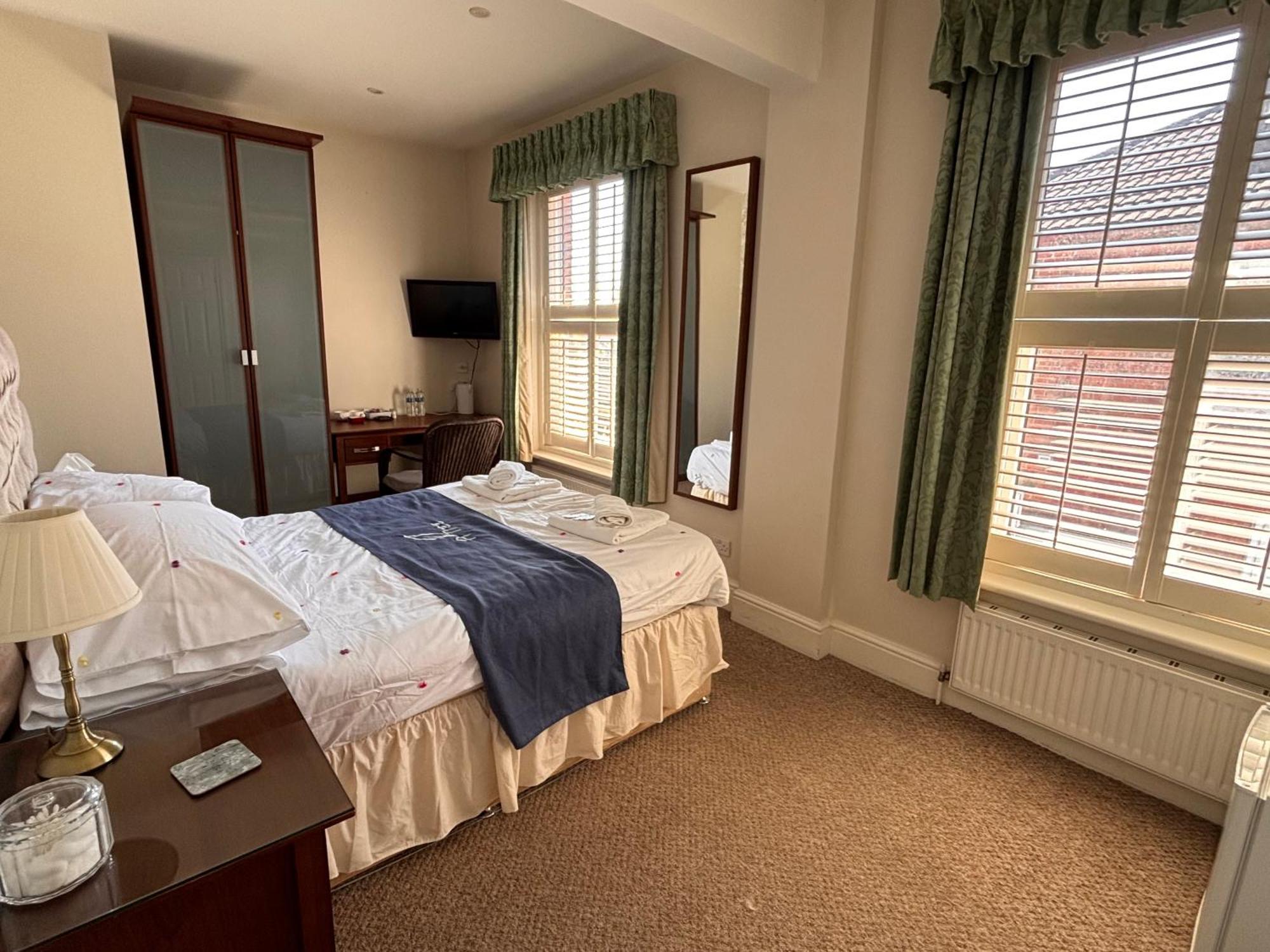 Guest house The Mayfair 4*